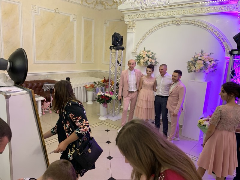 Інстабокс у весільній залі